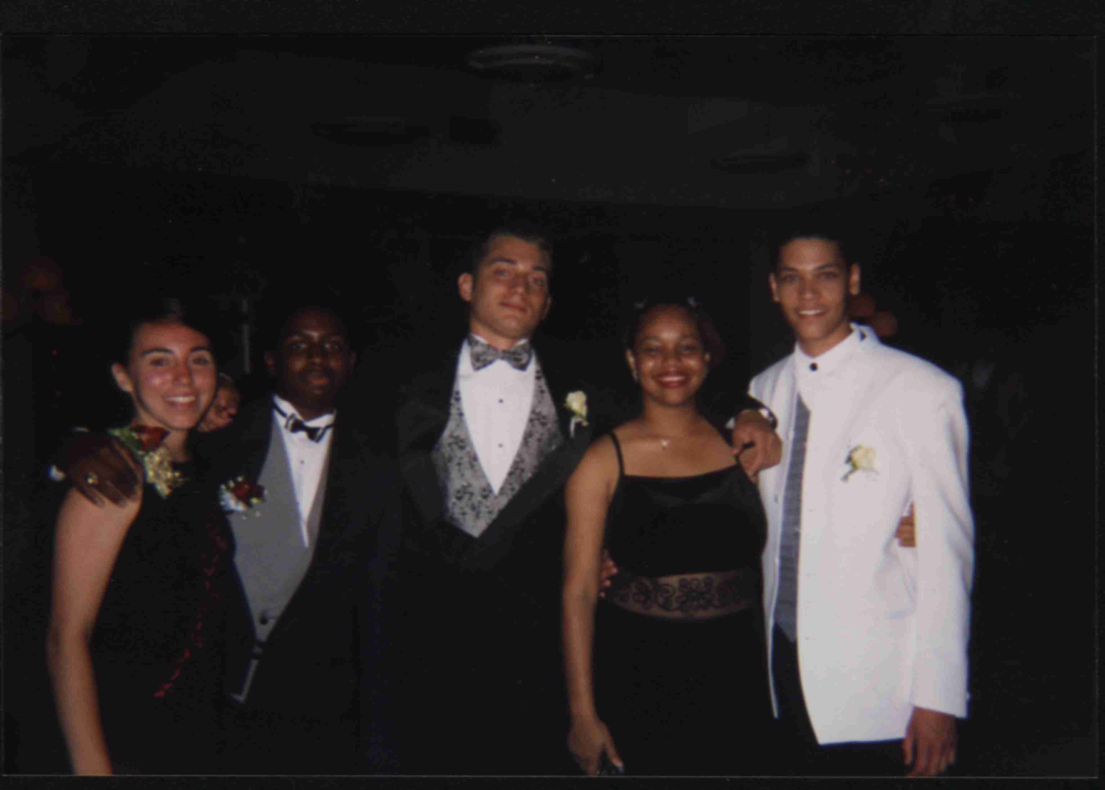 prom1.jpg (214152 bytes)